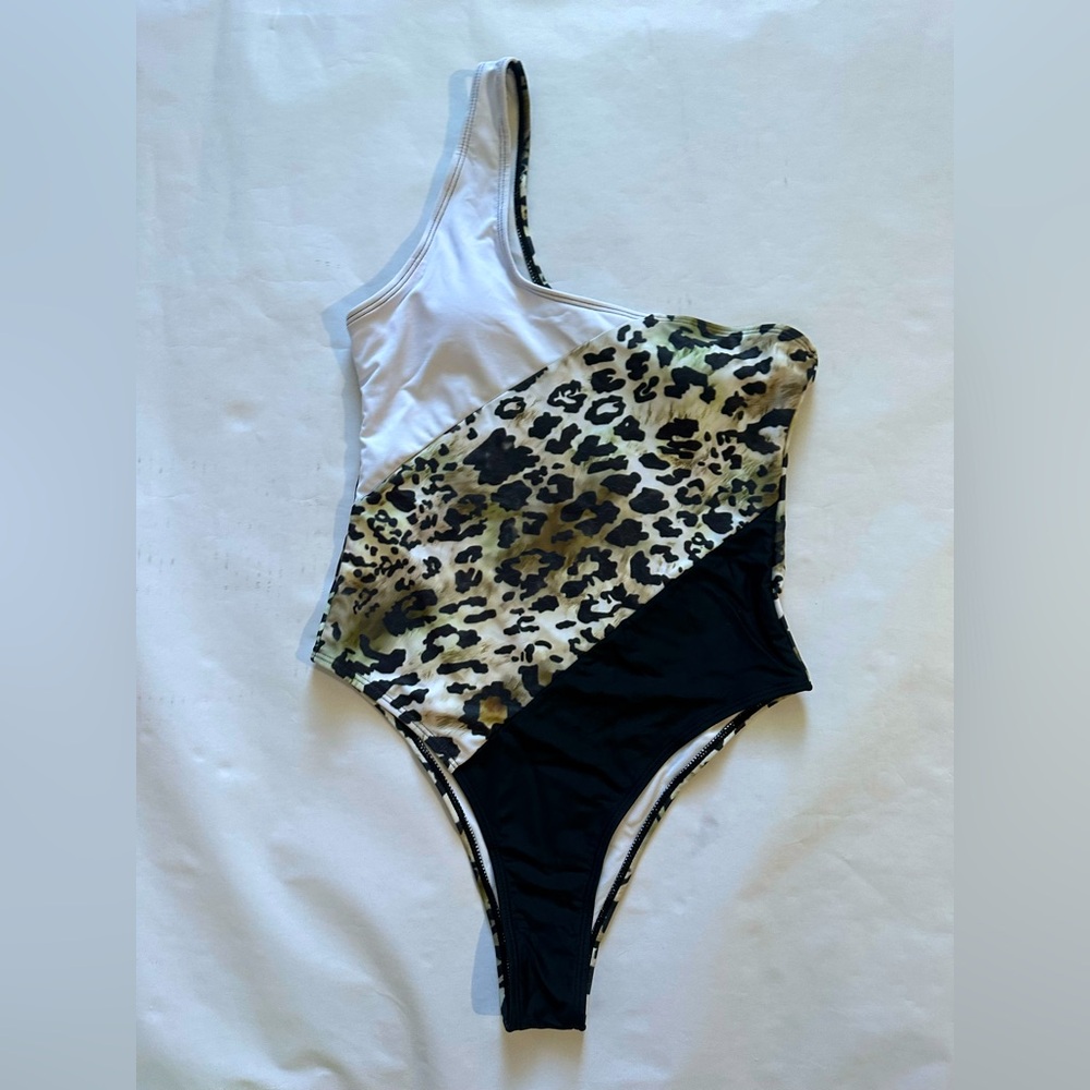 Women’s Swim One-Shoulder Leopard Print Swimsuit
